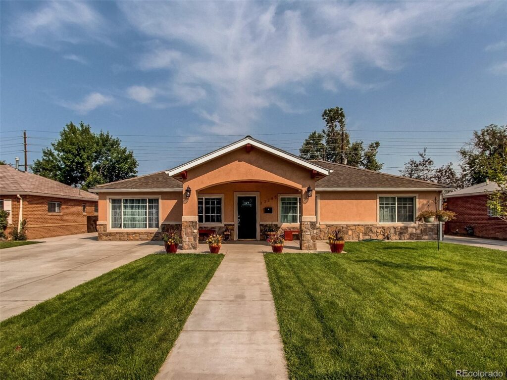 Just Listed In Hoffman Town Aurora